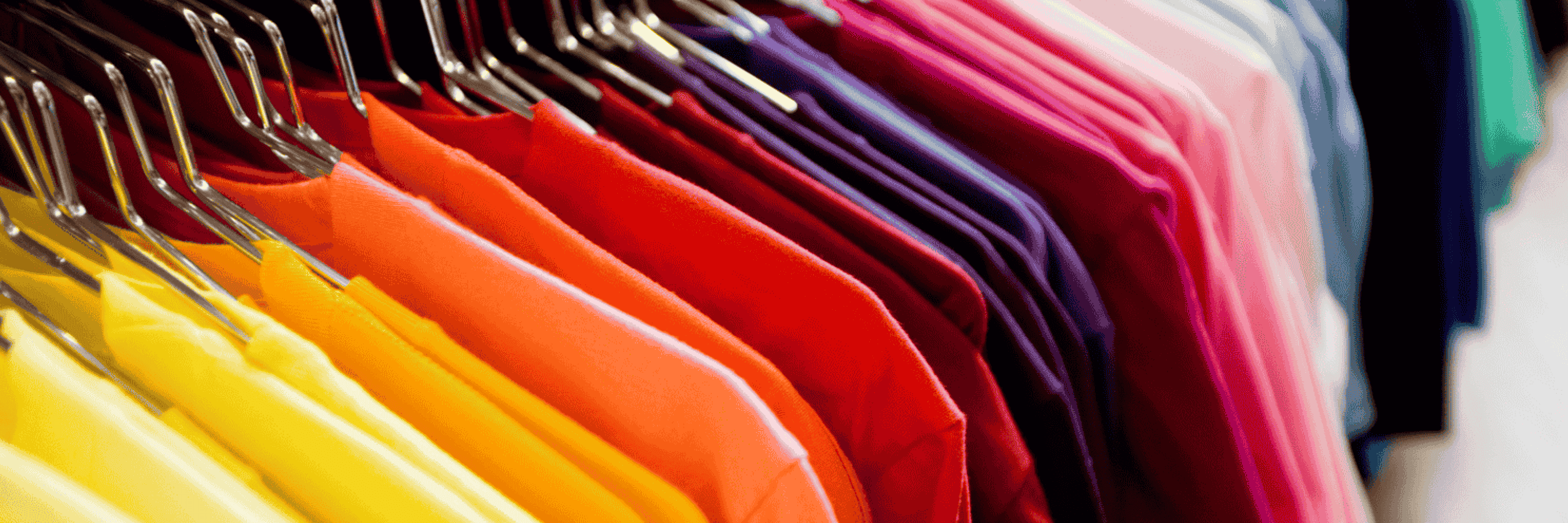 T-paidat omalla Logolla ja Painatuksella