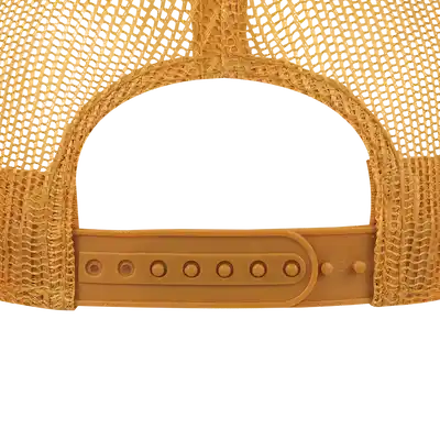 Snap Mesh coFEE 2025 snapback-lippalakki – lähikuva vaihdettavasta takakiinnityksestä ja säädöstä, omalla logolla