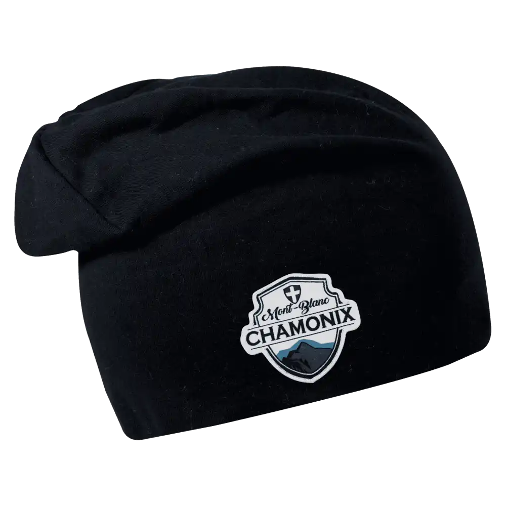 Pitkä Trikoopipo omalla logolla (coFEE 3004) - Musta kangasmerkki logo