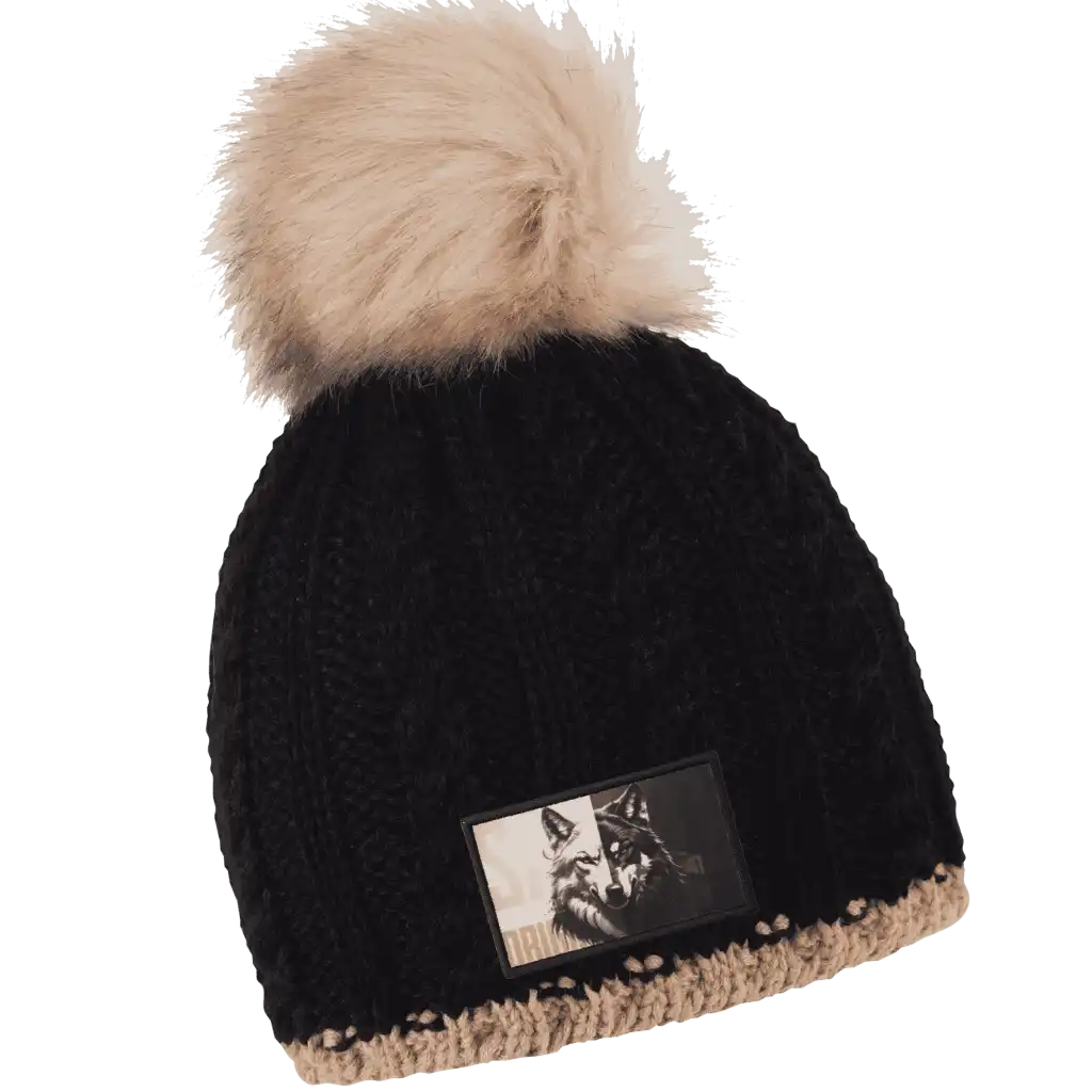 Braid Knit Naisten Tupsupipo omalla logolla (coFEE 3060) - Musta logo tehty näyttävällä painetulla kangasmerkillä.