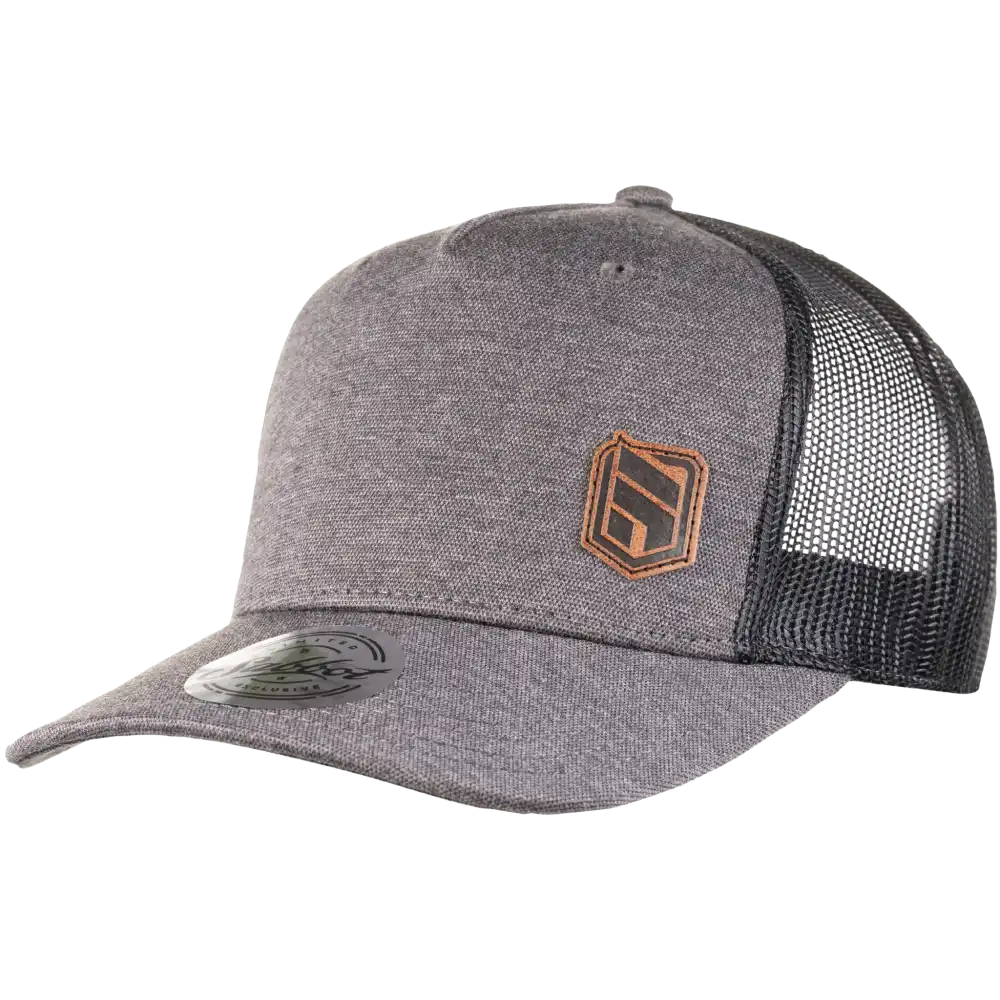 Lippis omalla logolla nahkamerkki logo lippalakki malli. Kuvassa Snap Curved lippis ZigiZagin valikoimasta.