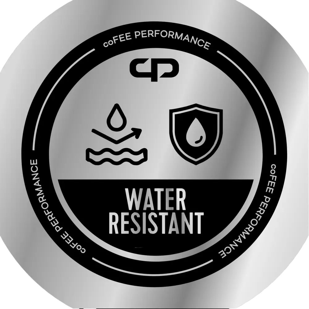 Lähikuva tarrasta lipassa "Water resistant caps" - ZigiZagi