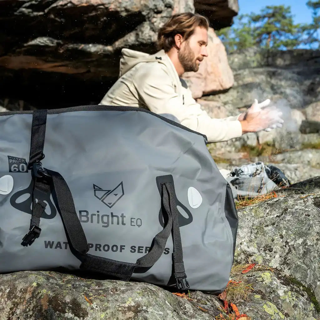 "Duffel bag" Dark Grey kassi 60L - Yritys joululahjaksi - ZigiZagi