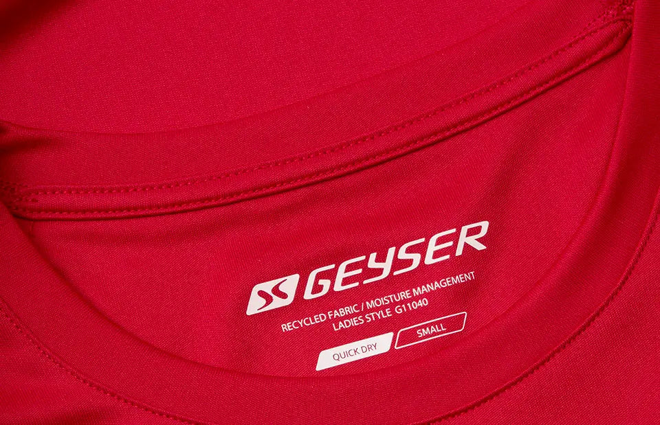 ID GEYSER Essential G11040 naisten tekninen urheilupaita, punainen, pääntien yksityiskohta