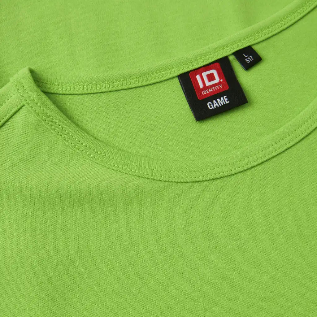 Lime Interlock T-paita ID® 0517 – lähikuva kauluksesta, tuplaompeleet ja vahvistettu resori