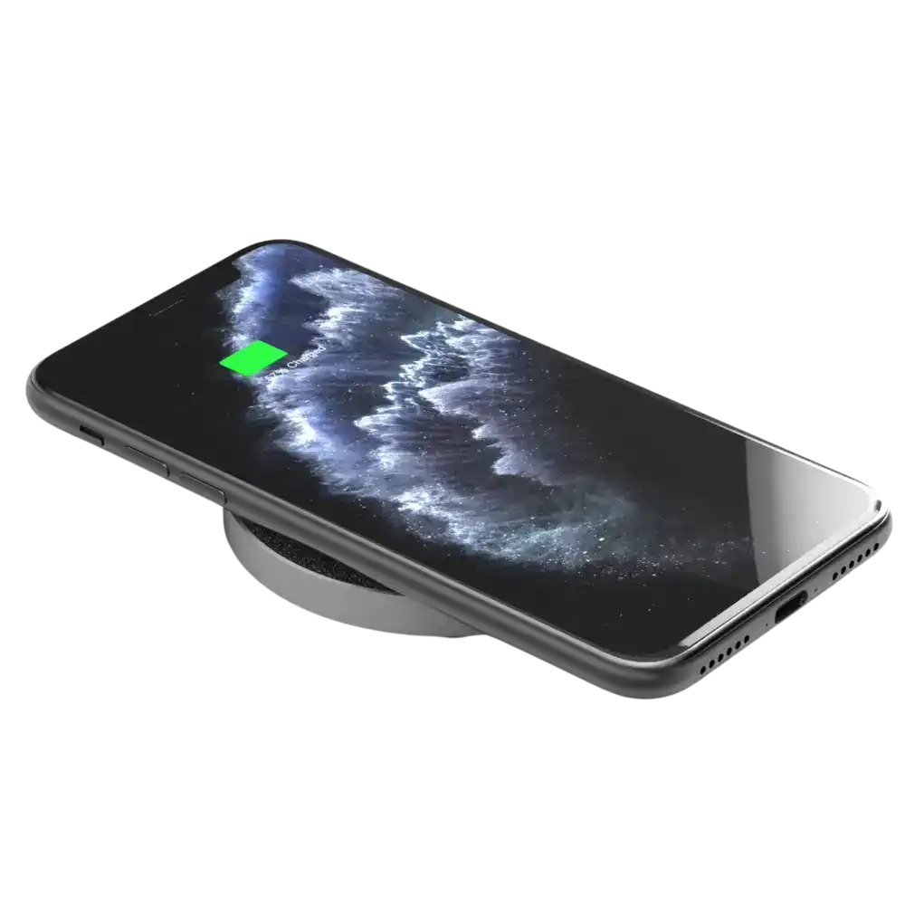 Langaton laturi Charge 50 15W puhelin latautumassa-ZigiZagi