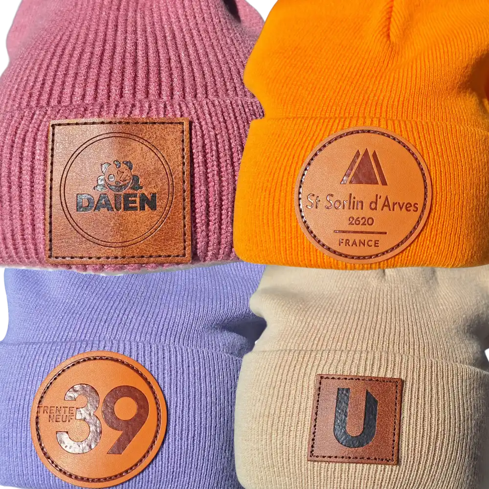 Merinovilla pipo yrityksen logolla - Valittavissa 4 vÀriÀ varastossa mainospipoon - Leather badge malleja -Zigi Zagi