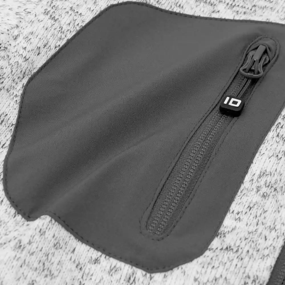 ID® Cardigan Knit Fleece 0851 – rintatasku ja vetoketju, lähikuva