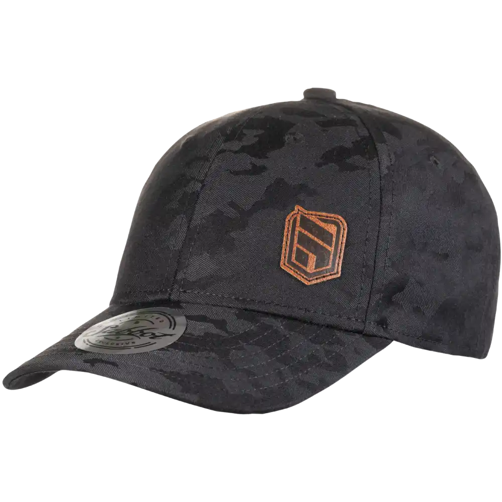 Lippis omalla logolla. Logo tehty nahkamerkillä. Kuvassa Orlando camo lippis.