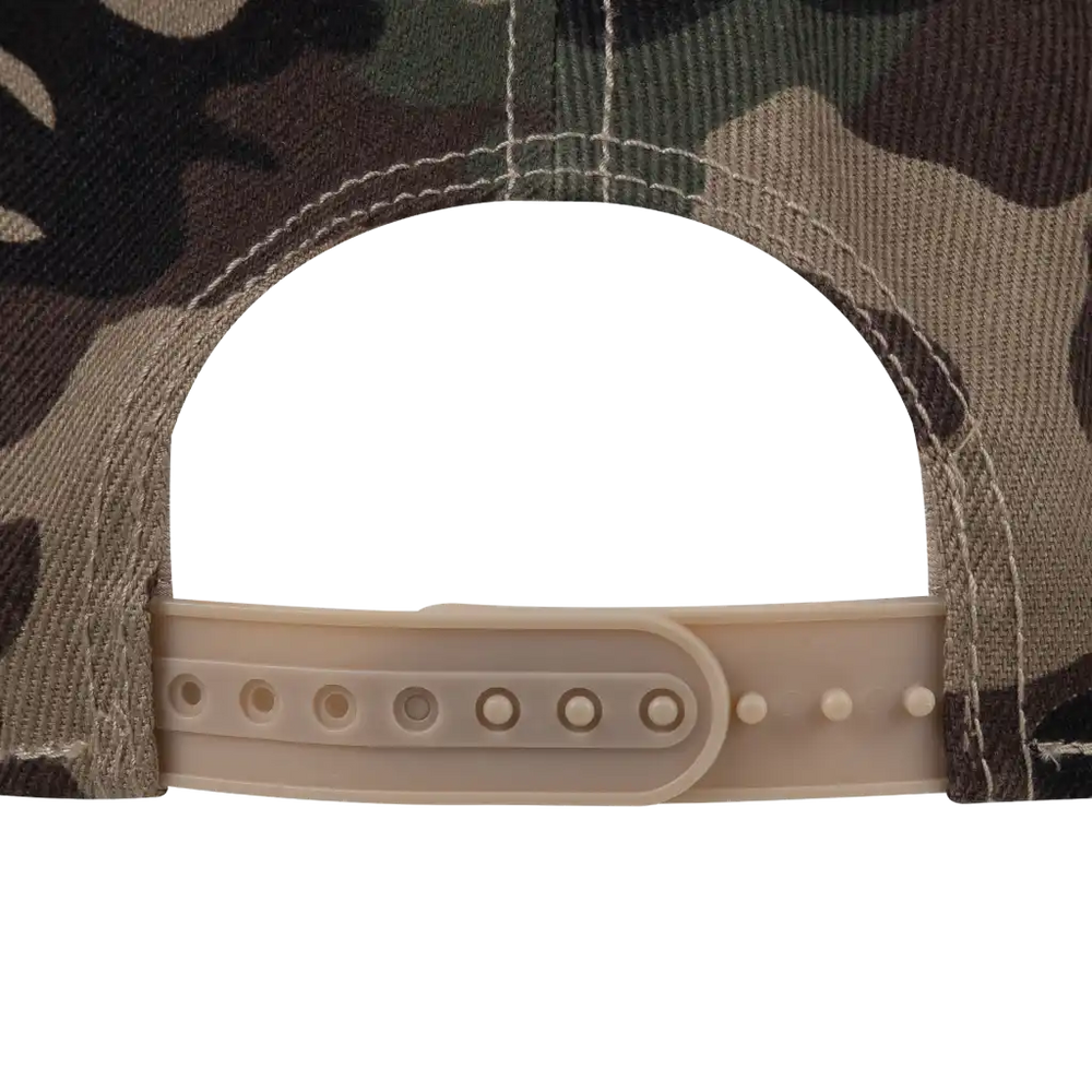 Snapback solid lähikuva kustomoitavasta takakiinnityksestä