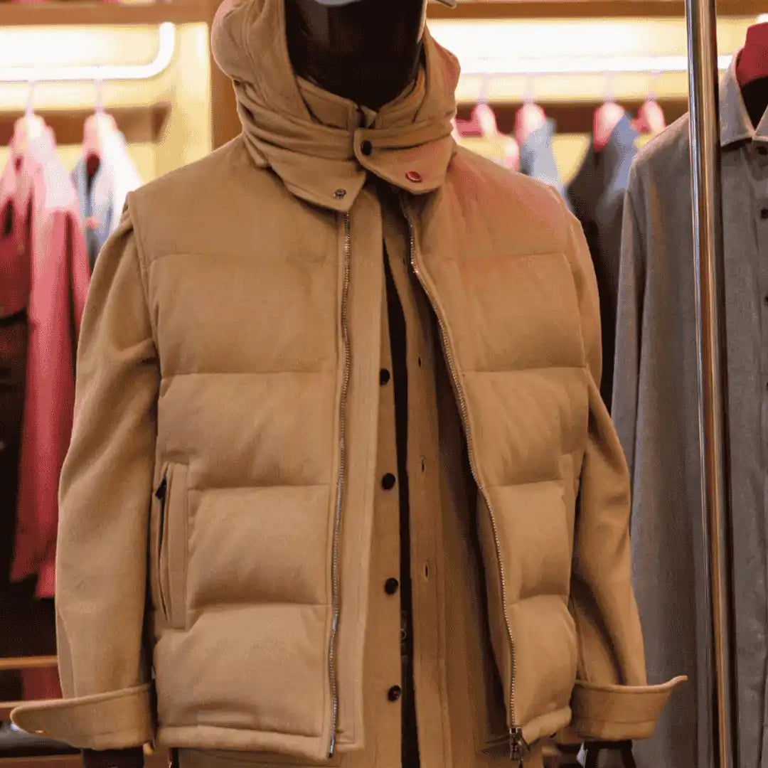 Takki omalla logolla brodeerattuna tai painettuna.