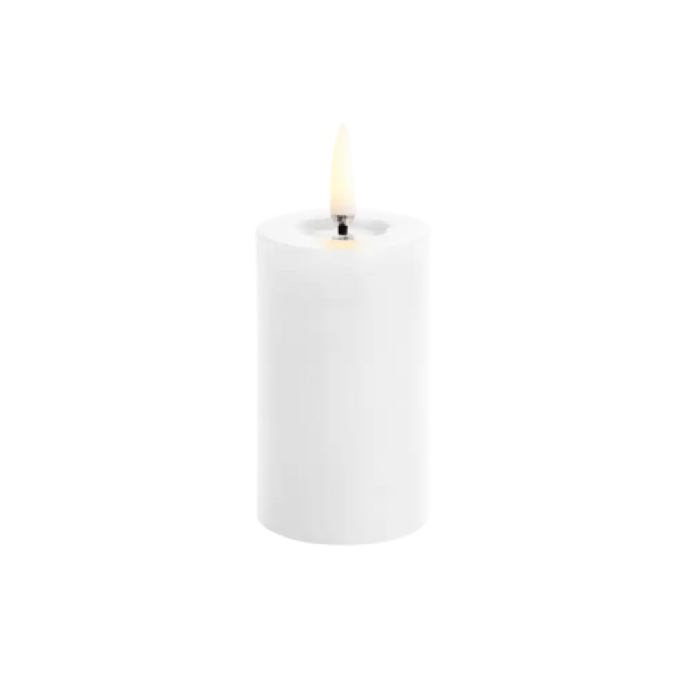 Uyuni 'Melted' LED-pöytäkynttilä (5x7.5cm) värissä Nordic White – tyylikäs liikelahja