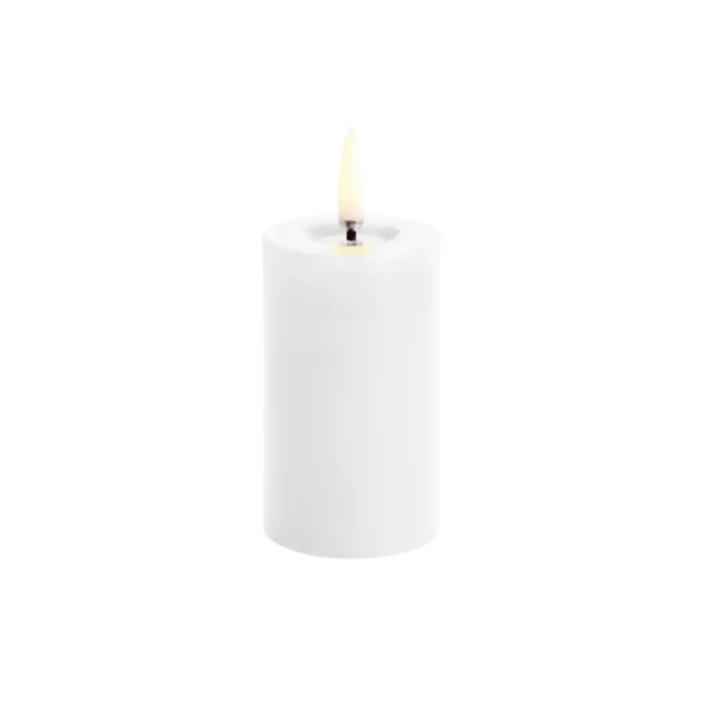 Uyuni 'Melted' LED-pöytäkynttilä (5x7.5cm) värissä Nordic White – tyylikäs liikelahja