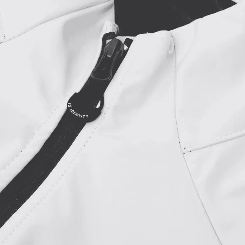 ID® CORE Soft Shell Jacket naiset valkoinen yksityiskohta – vetoketju, kaulus ja ompeleet – takki omalla logolla (0856)