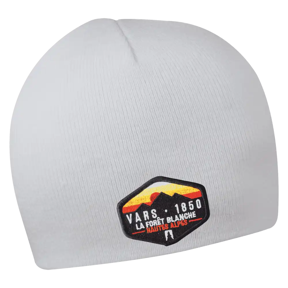 Primary Pipo omalla logolla (coFEE 3000) - Valkoinen kangasmerkki logo