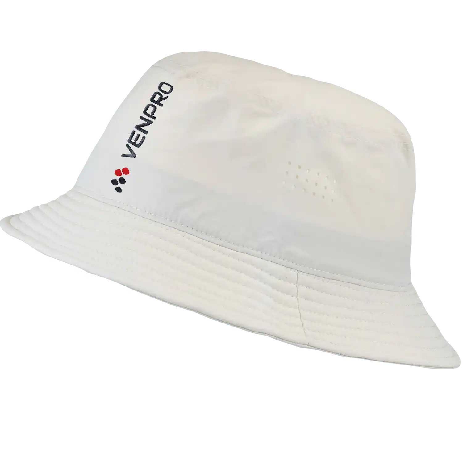 Kalastajanhattu logolla – brodeerattu logo kalastajanhatun etuosassa