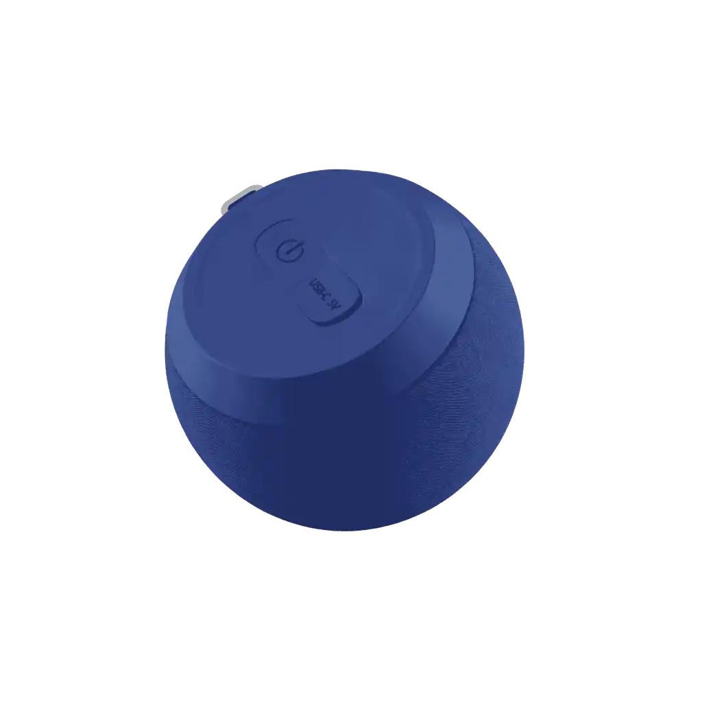 Sininen SACKit Play Mini vedenkestävä kaiutin kuvattuna alapuolelta