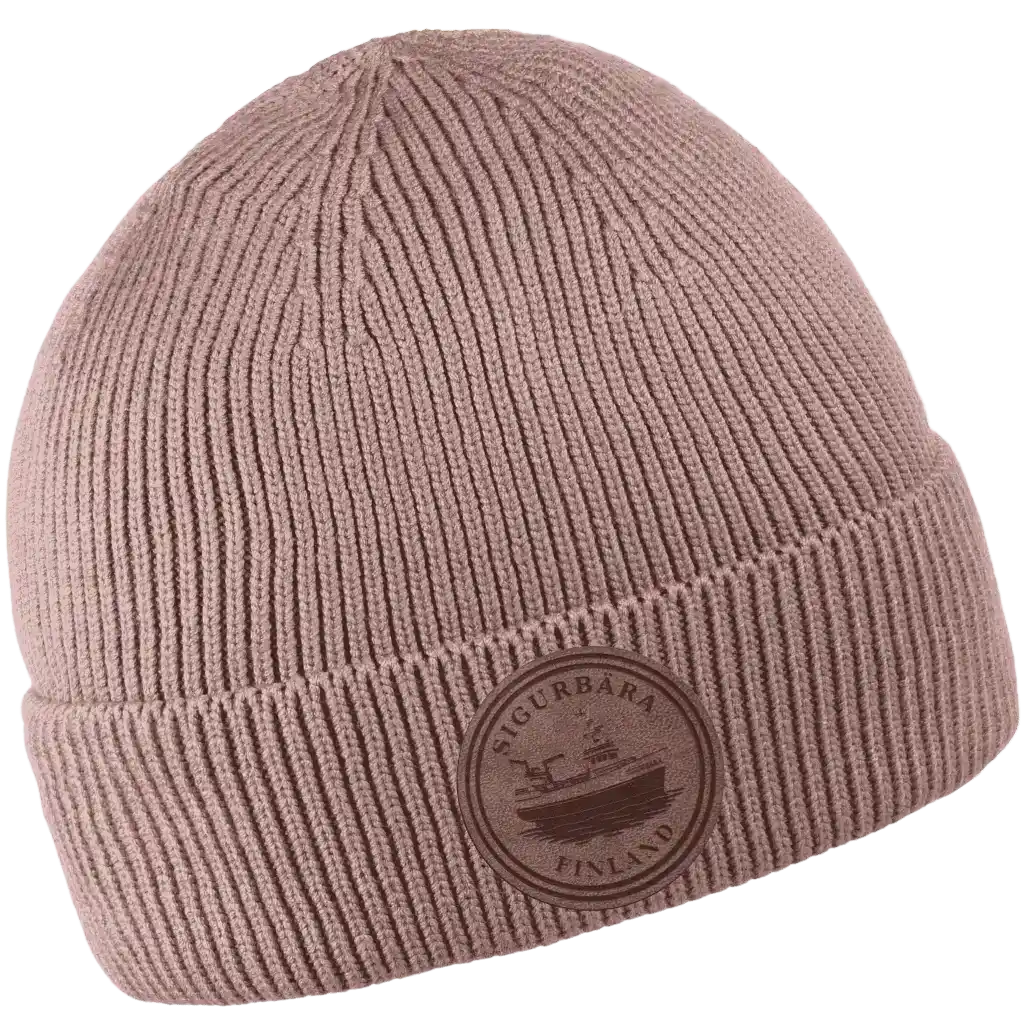 Viskoosi pipo beige omalla logolla. 