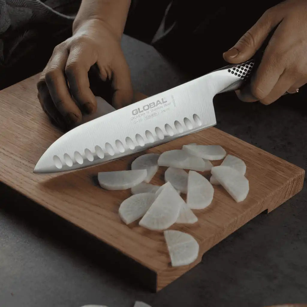 Tarkka Global G-80 Santoku käytössä – täydellinen joululahja kokkaavalle