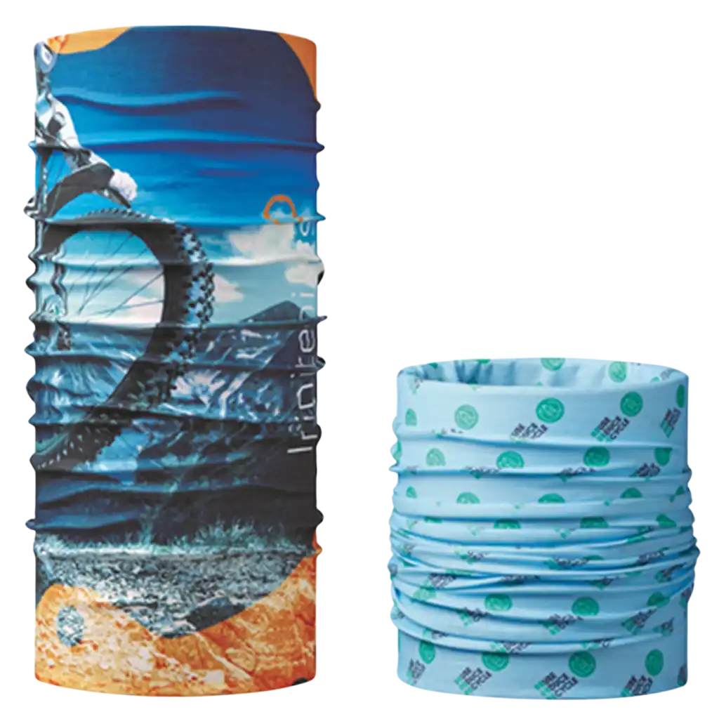 ZigiZagin kierrätetyt RPET-tuubihuivit omalla designilla esiteltynä putkena ja kaulassa.