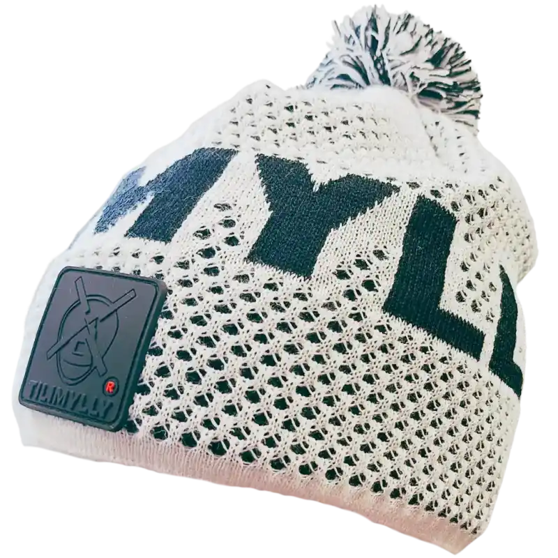 Kumimerkki malli pipoon omalla logolla. Zigi Zagi Oy