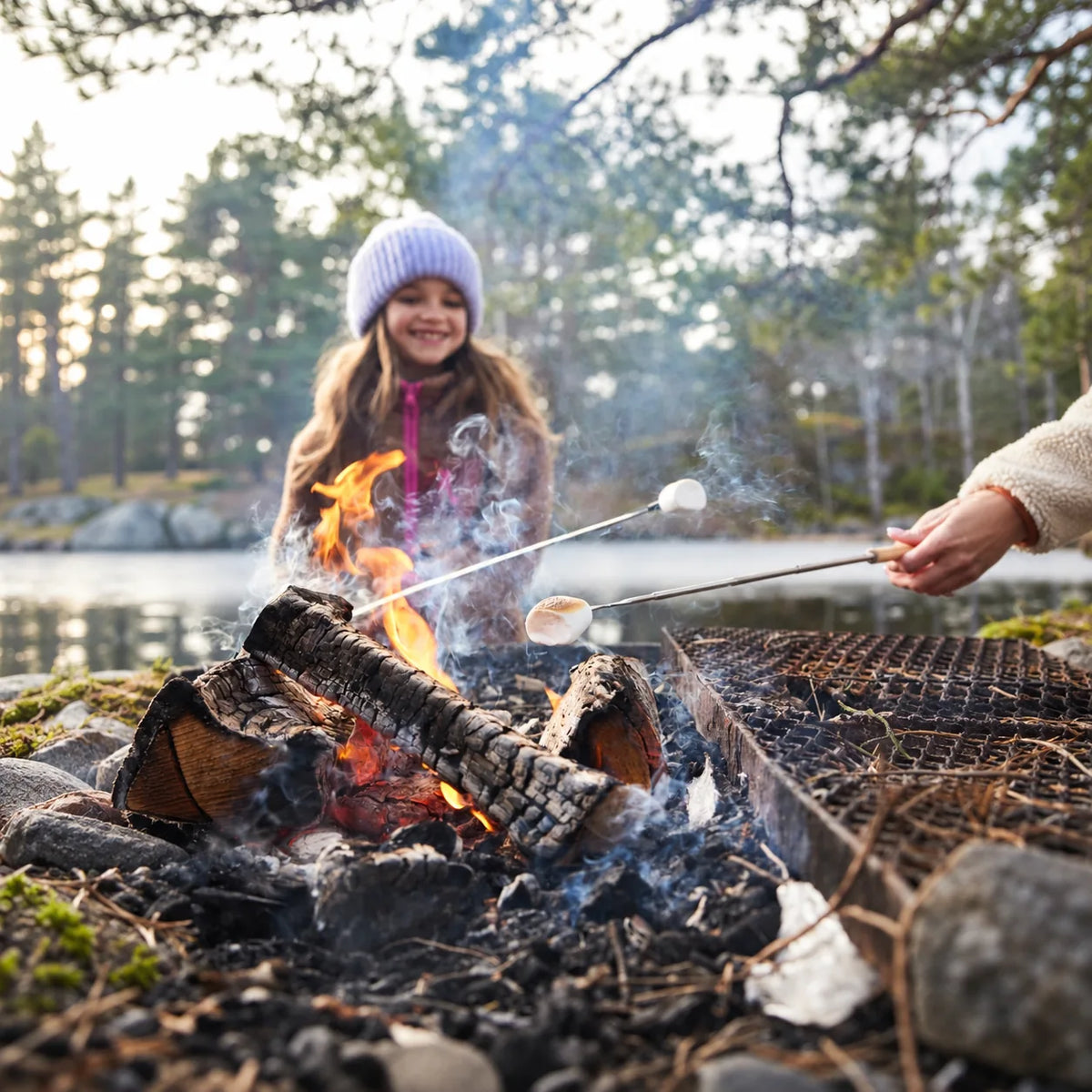 Sagaform Fredde -makkaratikku ulkoilukäytössä