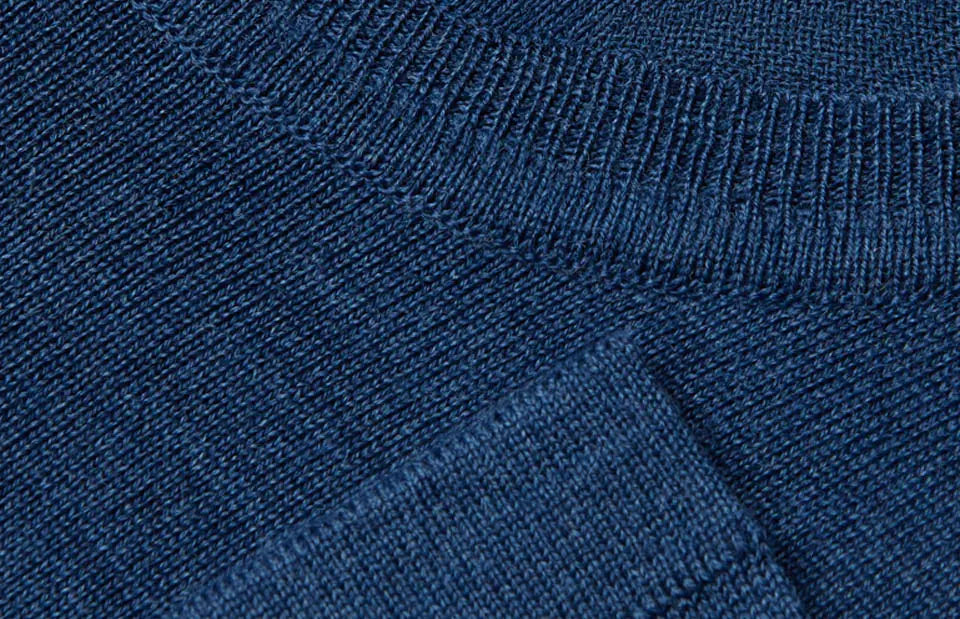 SEVEN SEAS The Knit S640 naisten pyöreäpääntieinen merinovillasekoiteneule, sinimeleerattu, pääntien ja neuloksen yksityiskohta