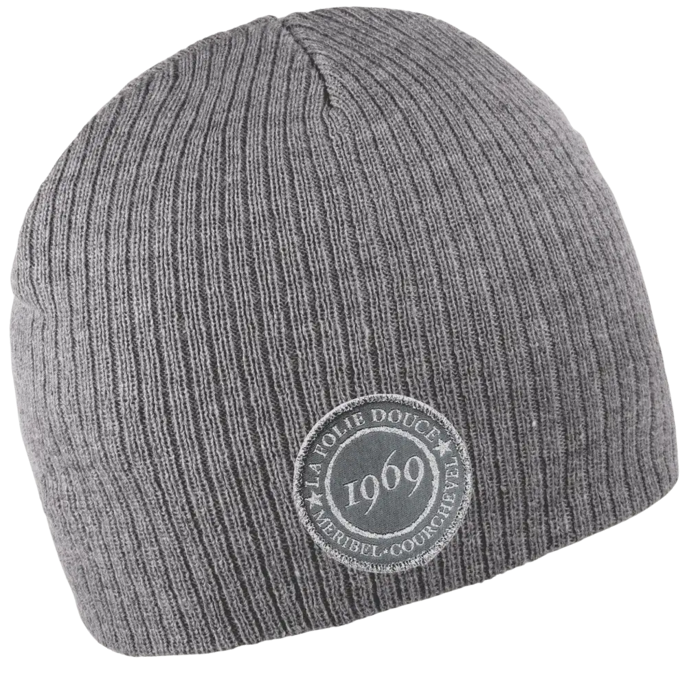 Simply pipo harmaa omalla logolla. Kangasmerkillä tehty  oma logo.